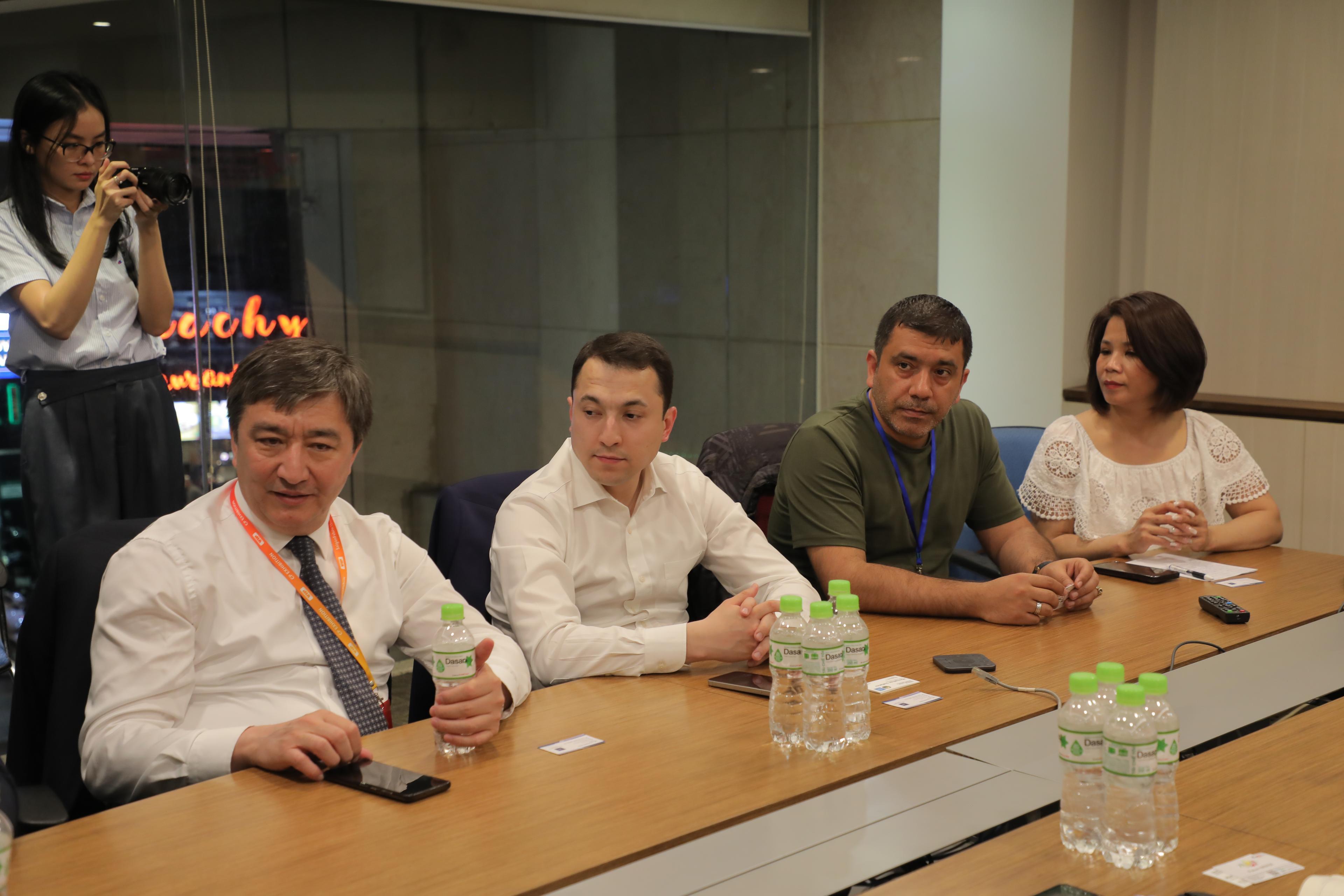 Meeting of the Uzbek delegation with the Vice President of VCCI and the President of the Ho Chi Minh City Chamber of Commerce and Industry