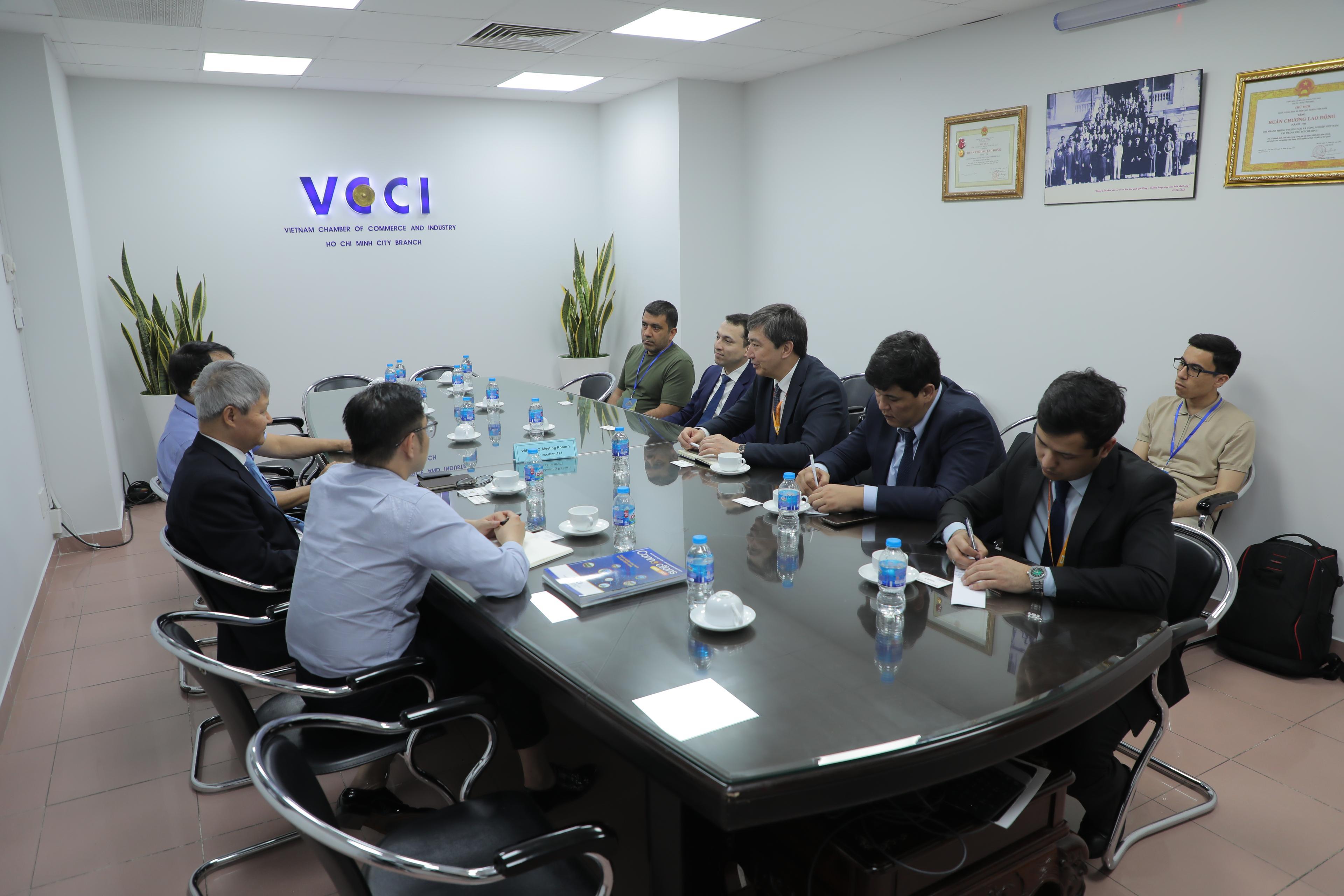 Meeting of the Uzbek delegation with the Vice President of VCCI and the President of the Ho Chi Minh City Chamber of Commerce and Industry